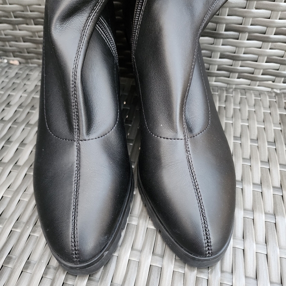 Donald Pliner Sindie Boots NEW Sz 8.5 - Picture 2 of 10